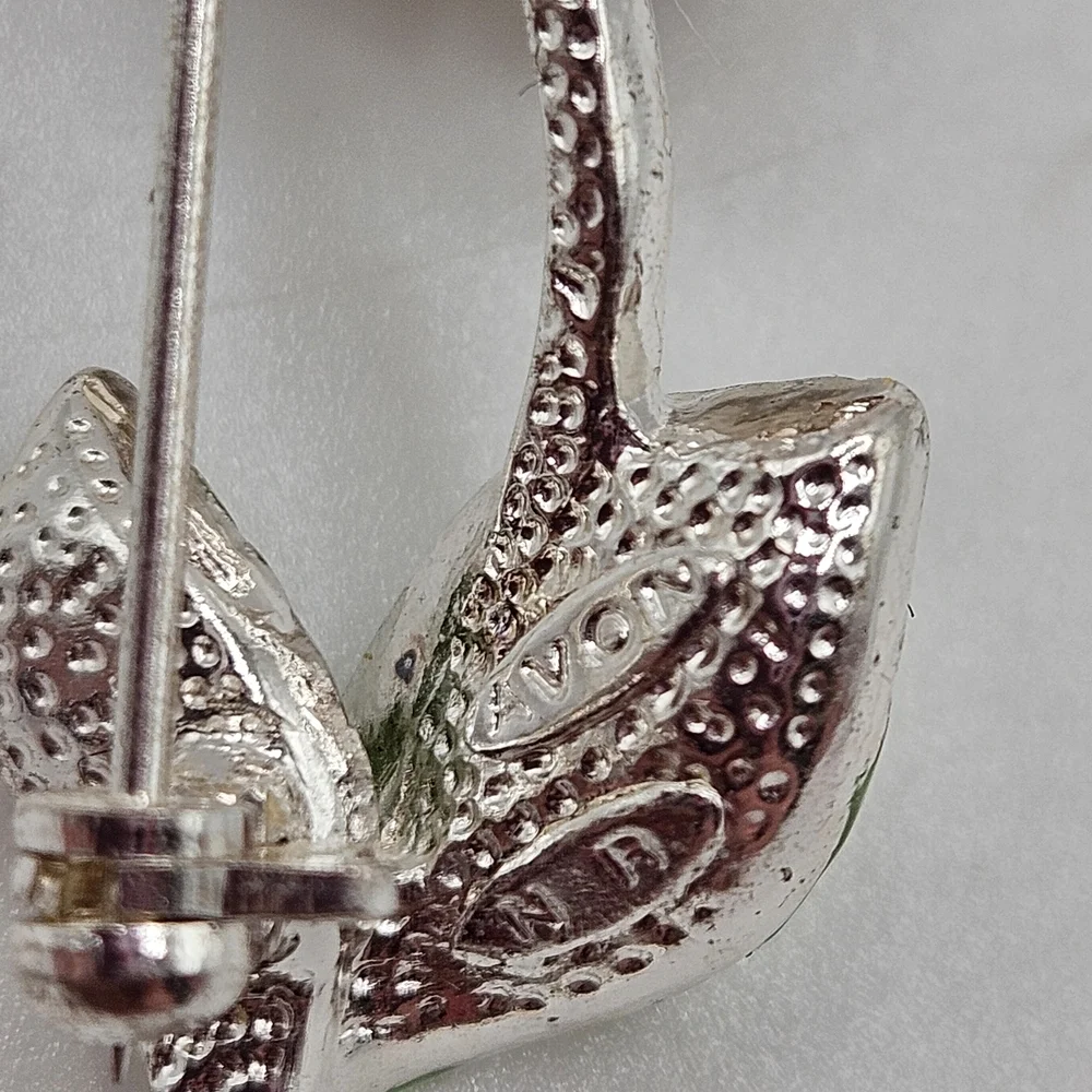 VINTAGE Avon Silver Tone Lavender Pink Rhinestone Center Rose Flower Brooch Pin